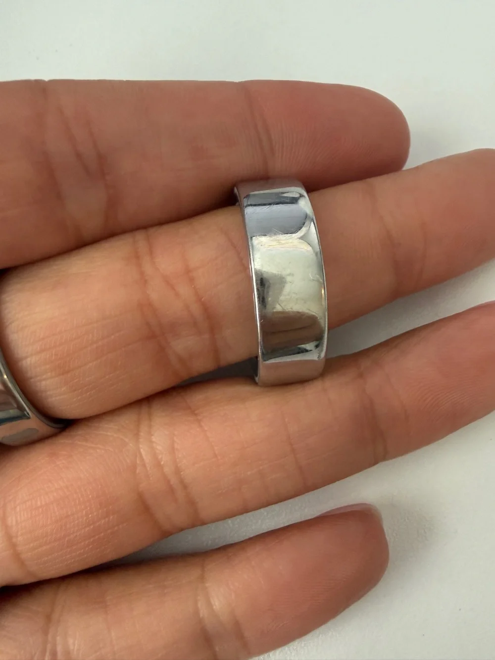 Oura Ring Gen 4 Silver Size 11 + Charger